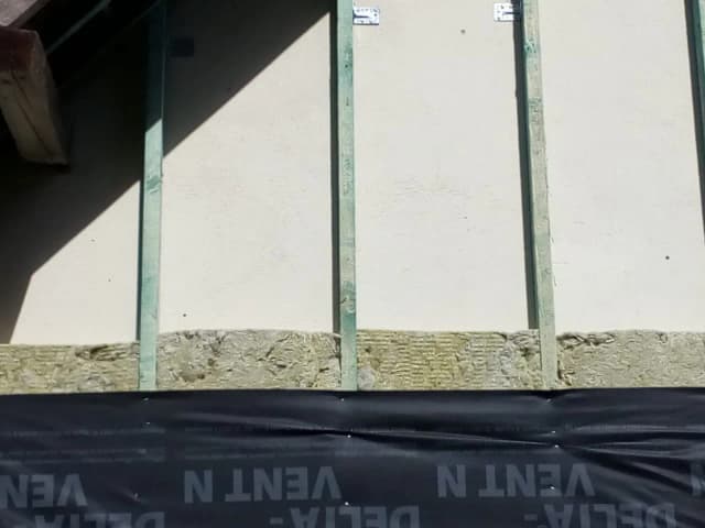 Jaka wełna na elewacje? Odkryj najlepsze opcje izolacji budynków Jaka wełna na elewacje? Odkryj najlepsze opcje izolacji budynków